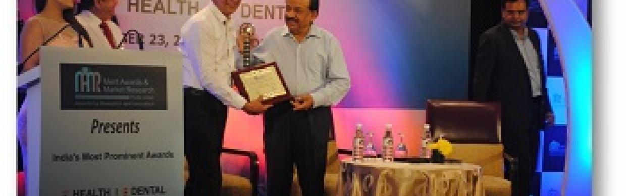 Dr RK Jaswal felicitated as Best Cardiologist by Dr Harsh Vardhan