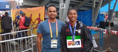 Dr Brajesh Kaushle, sports injury specialist (Fortis Hospital, Noida) along with Ms. Hima Das, gold medalist at the IAAF World U20 Championship